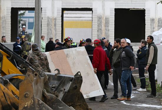 Russia School Collapse