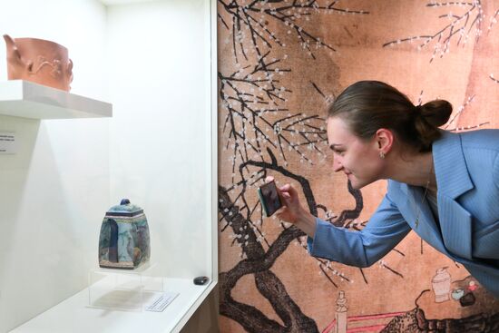 Russia Yixing Pottery Exhibition