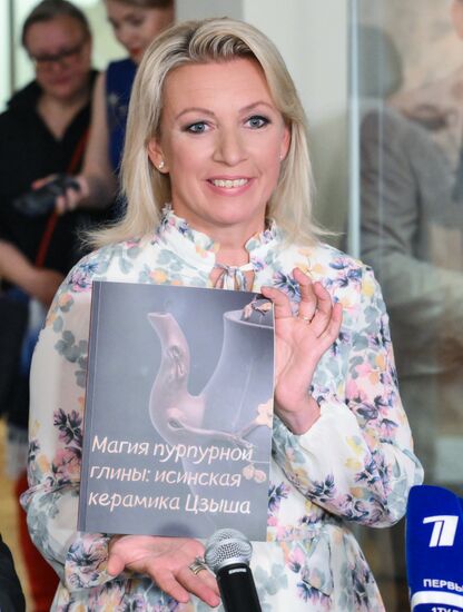 Russia Yixing Pottery Exhibition