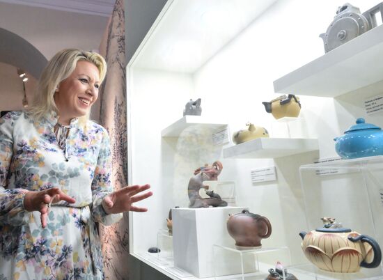 Russia Yixing Pottery Exhibition