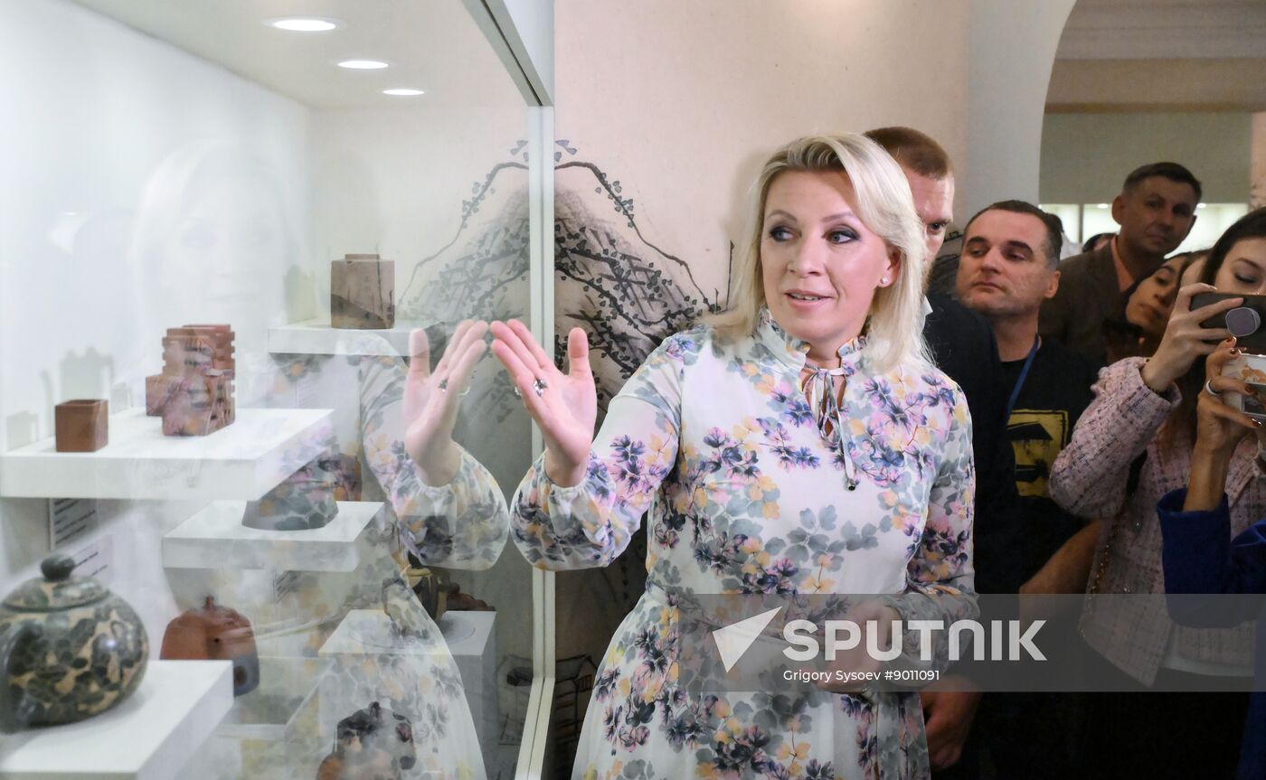 Russia Yixing Pottery Exhibition