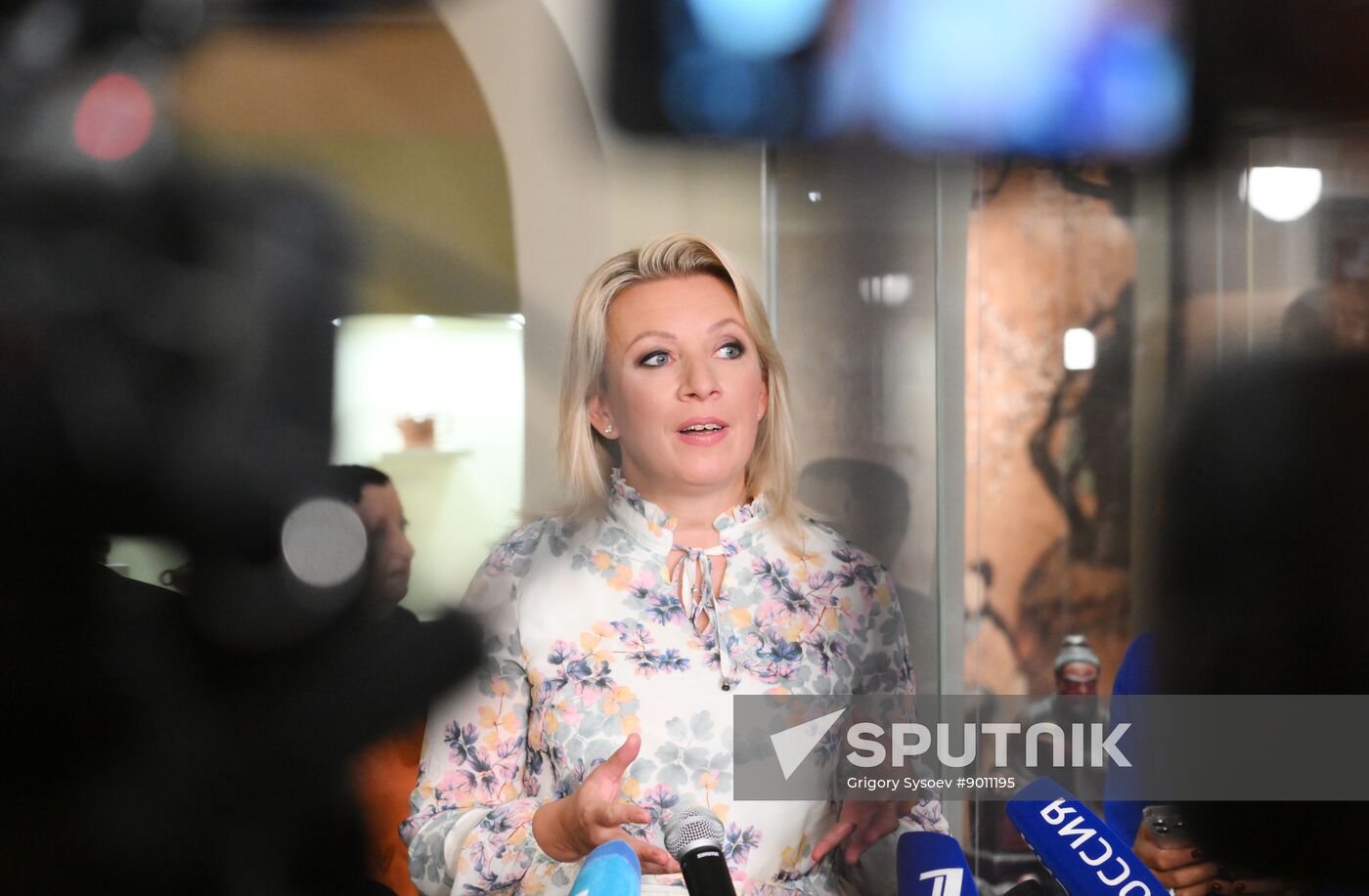 Russia Yixing Pottery Exhibition