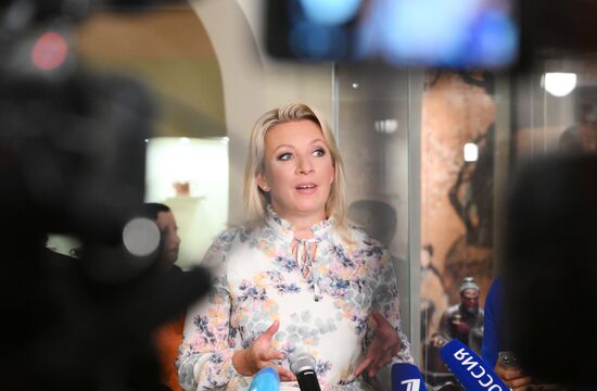 Russia Yixing Pottery Exhibition