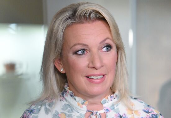 Russia Yixing Pottery Exhibition