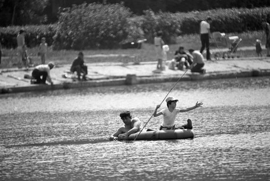 Fishing on Bolshoi Sadovy Pond in Moscow