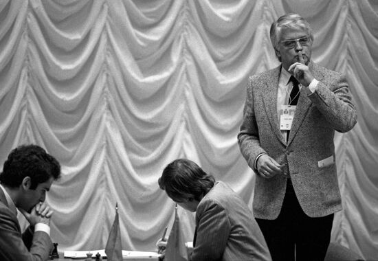 Revanche match for world champion title in chess between Kasparov and Karpov