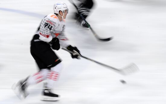 Russia Ice Hockey Kontinental League Traktor - Avangard