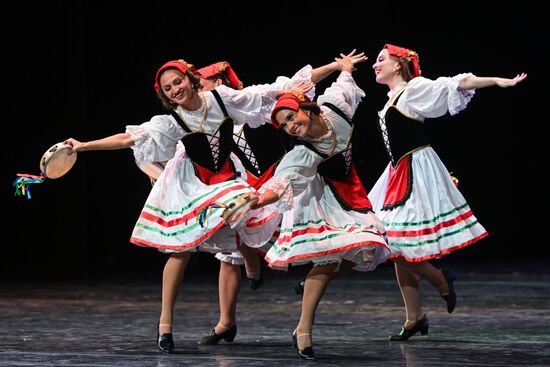 Russia Entertainment Moiseyev Folk Dance Ensemble