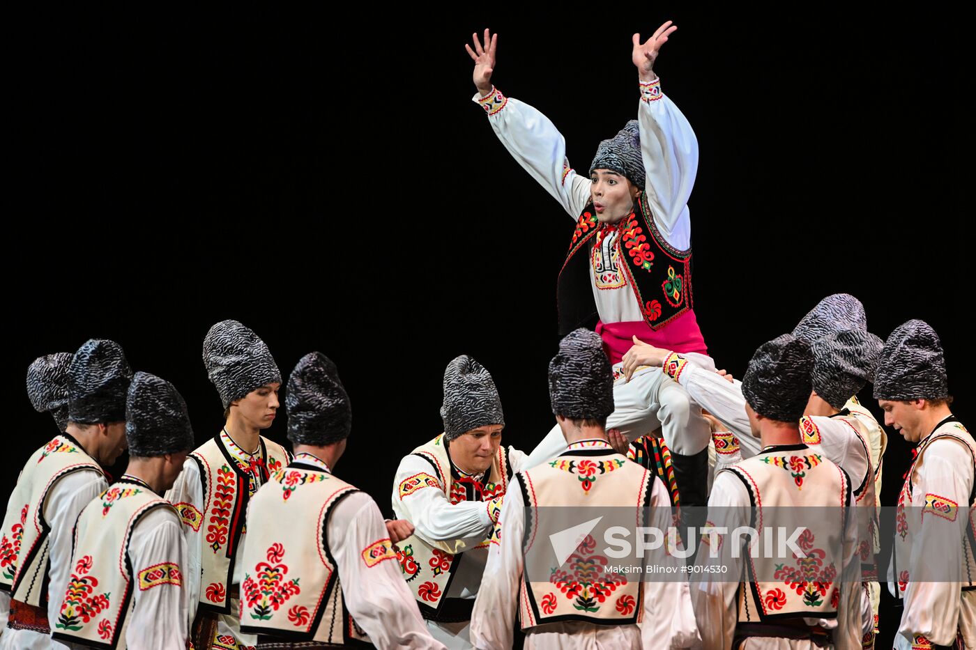 Russia Entertainment Moiseyev Folk Dance Ensemble