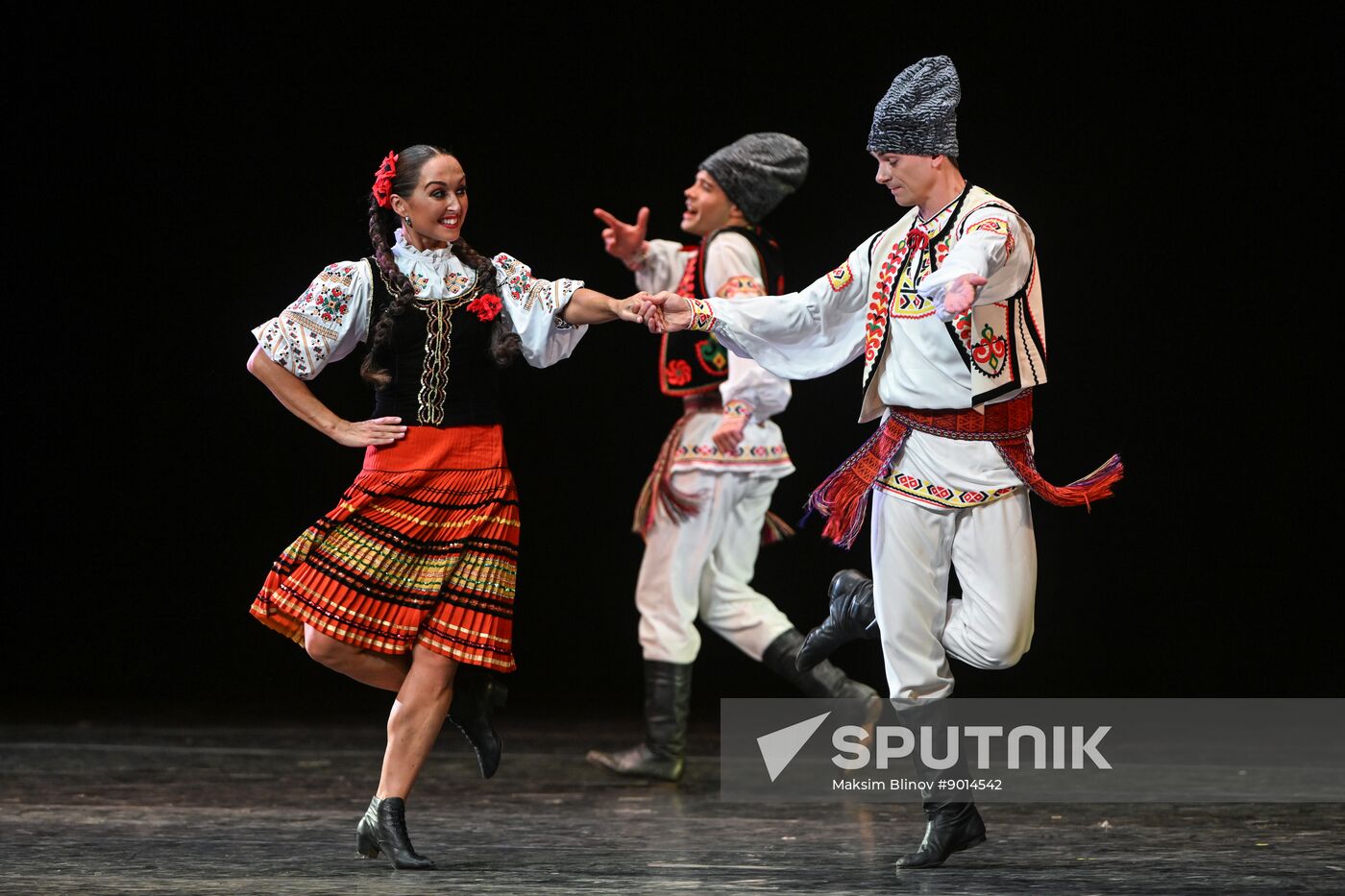 Russia Entertainment Moiseyev Folk Dance Ensemble
