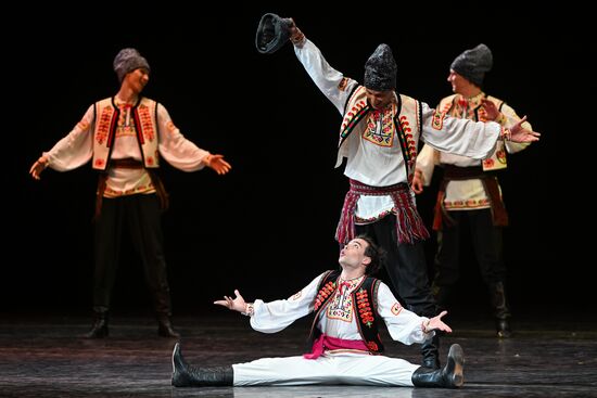 Russia Entertainment Moiseyev Folk Dance Ensemble