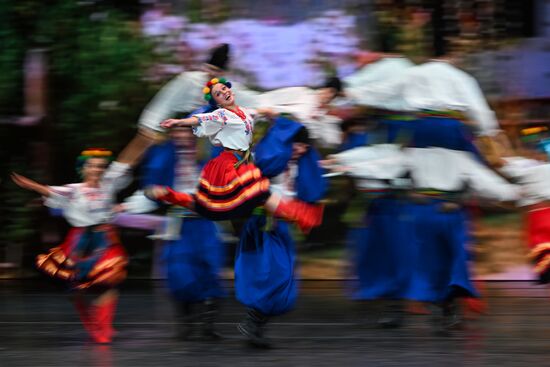 Russia Entertainment Moiseyev Folk Dance Ensemble