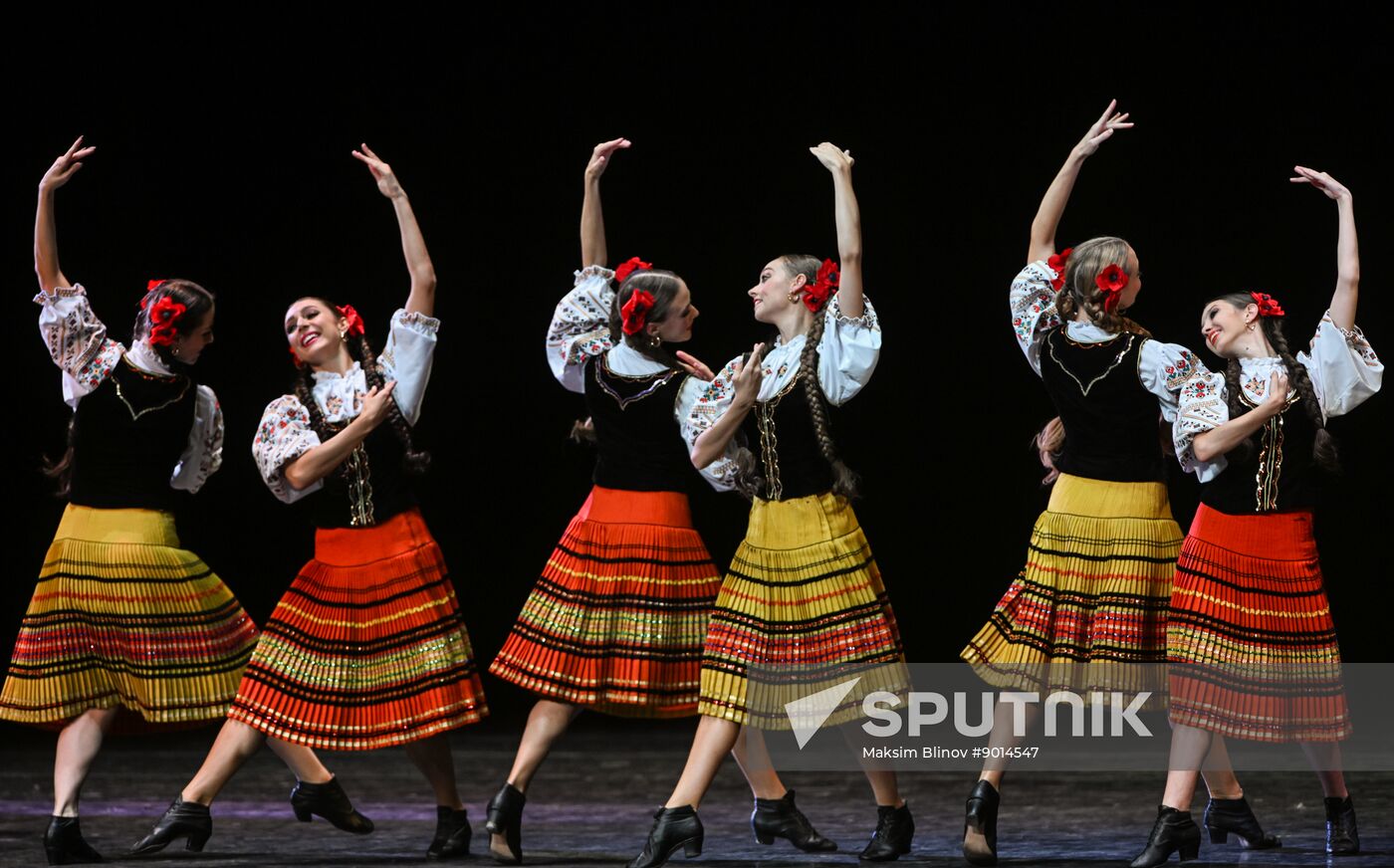 Russia Entertainment Moiseyev Folk Dance Ensemble