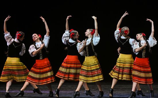 Russia Entertainment Moiseyev Folk Dance Ensemble
