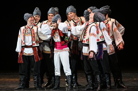 Russia Entertainment Moiseyev Folk Dance Ensemble