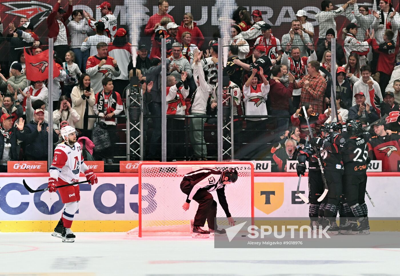 Russia Ice Hockey Kontinental League Avangard - Lokomotiv