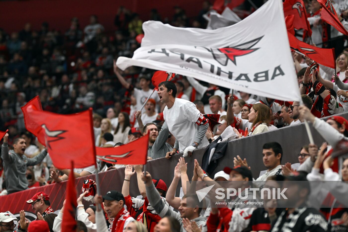 Russia Ice Hockey Kontinental League Avangard - Lokomotiv