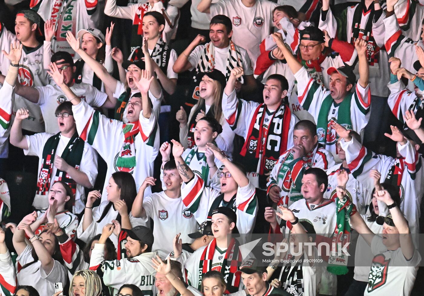 Russia Ice Hockey Kontinental League Ak Bars - Amur