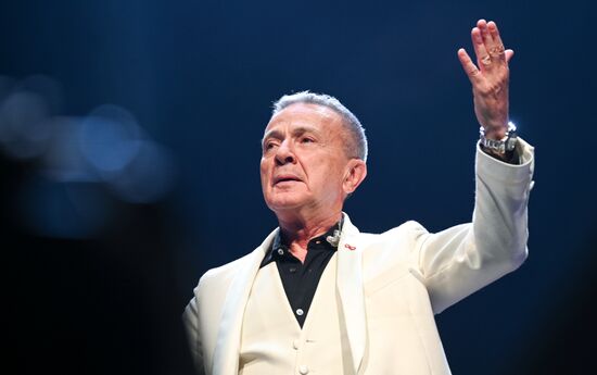 Russia Entertainment Pupo