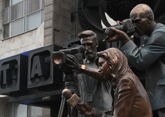 Russia Journalists Sculpture
