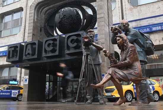 Russia Journalists Sculpture
