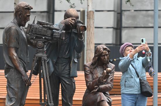 Russia Journalists Sculpture