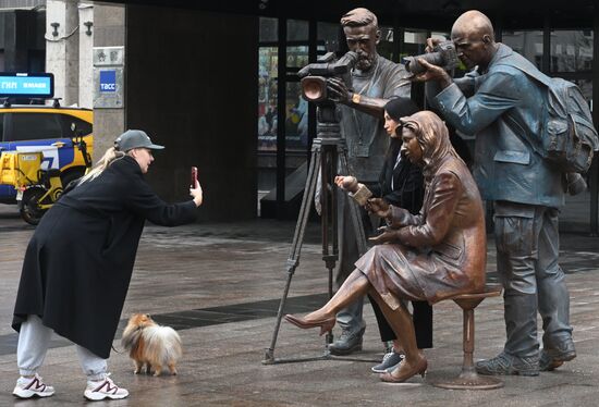 Russia Journalists Sculpture
