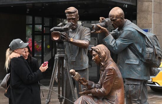 Russia Journalists Sculpture