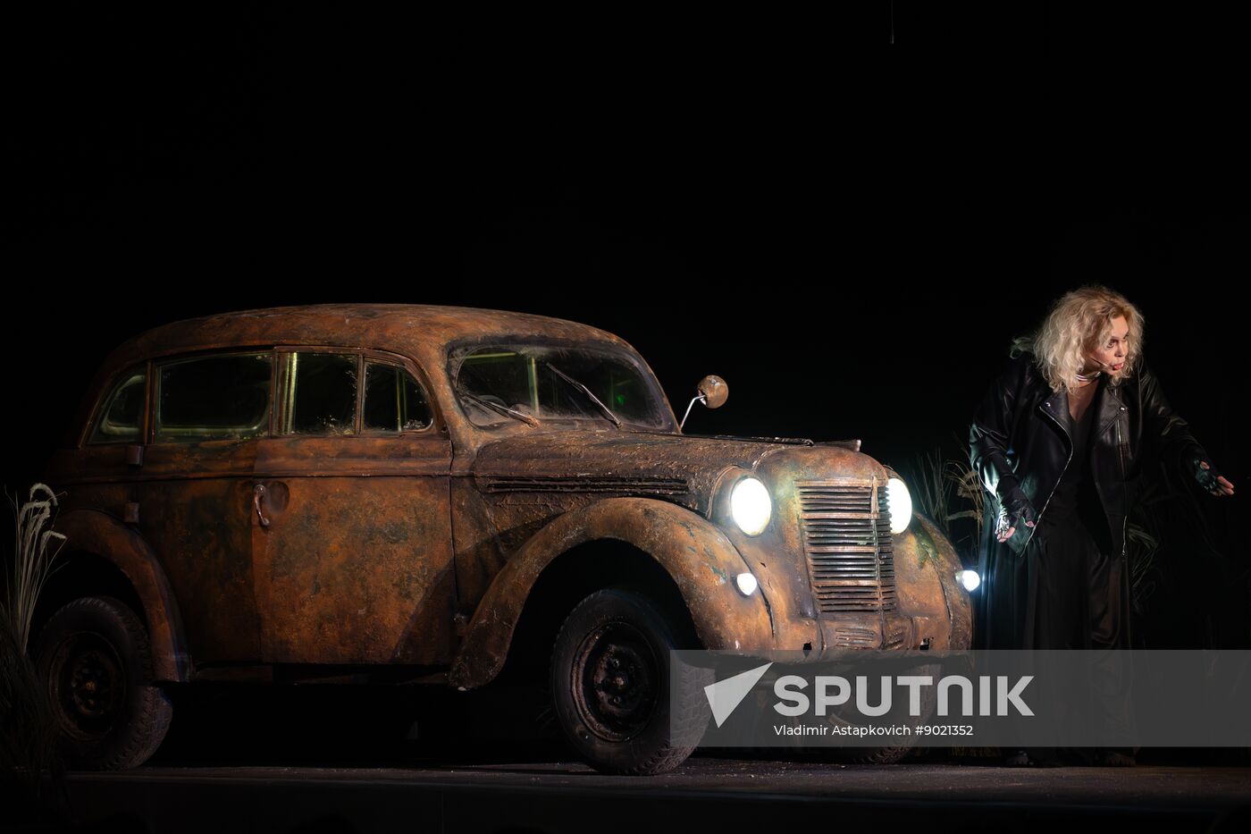 Russia Theatre Messenger