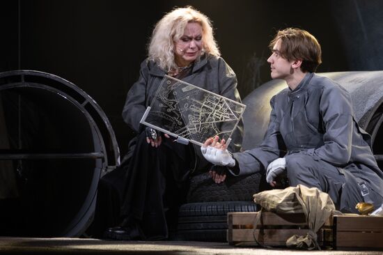 Russia Theatre Messenger