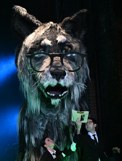 Russia Theatre Three Little Pigs