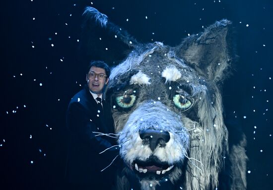 Russia Theatre Three Little Pigs