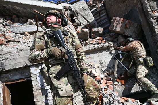Russia Ukraine Military Operation Signal Unit