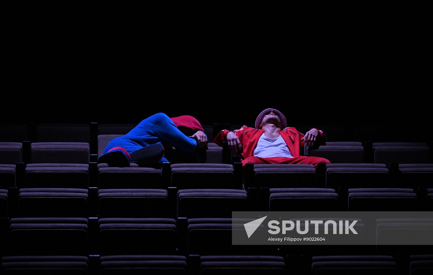 Russia Theatre Youth Will Forgive Everything