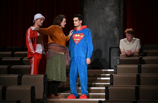Russia Theatre Youth Will Forgive Everything