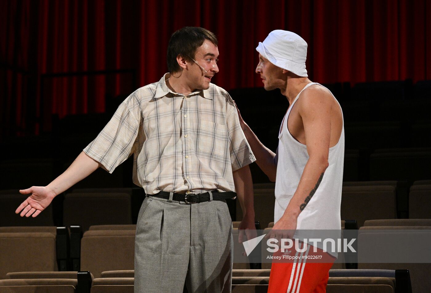 Russia Theatre Youth Will Forgive Everything