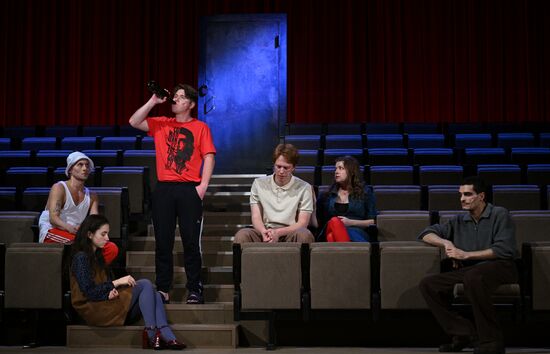 Russia Theatre Youth Will Forgive Everything