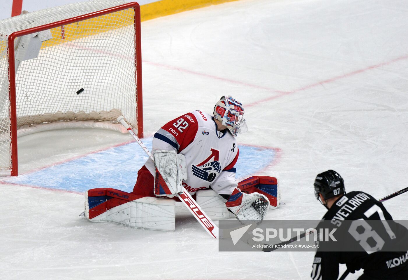 Russia Ice Hockey Kontinental League Traktor - Lokomotiv