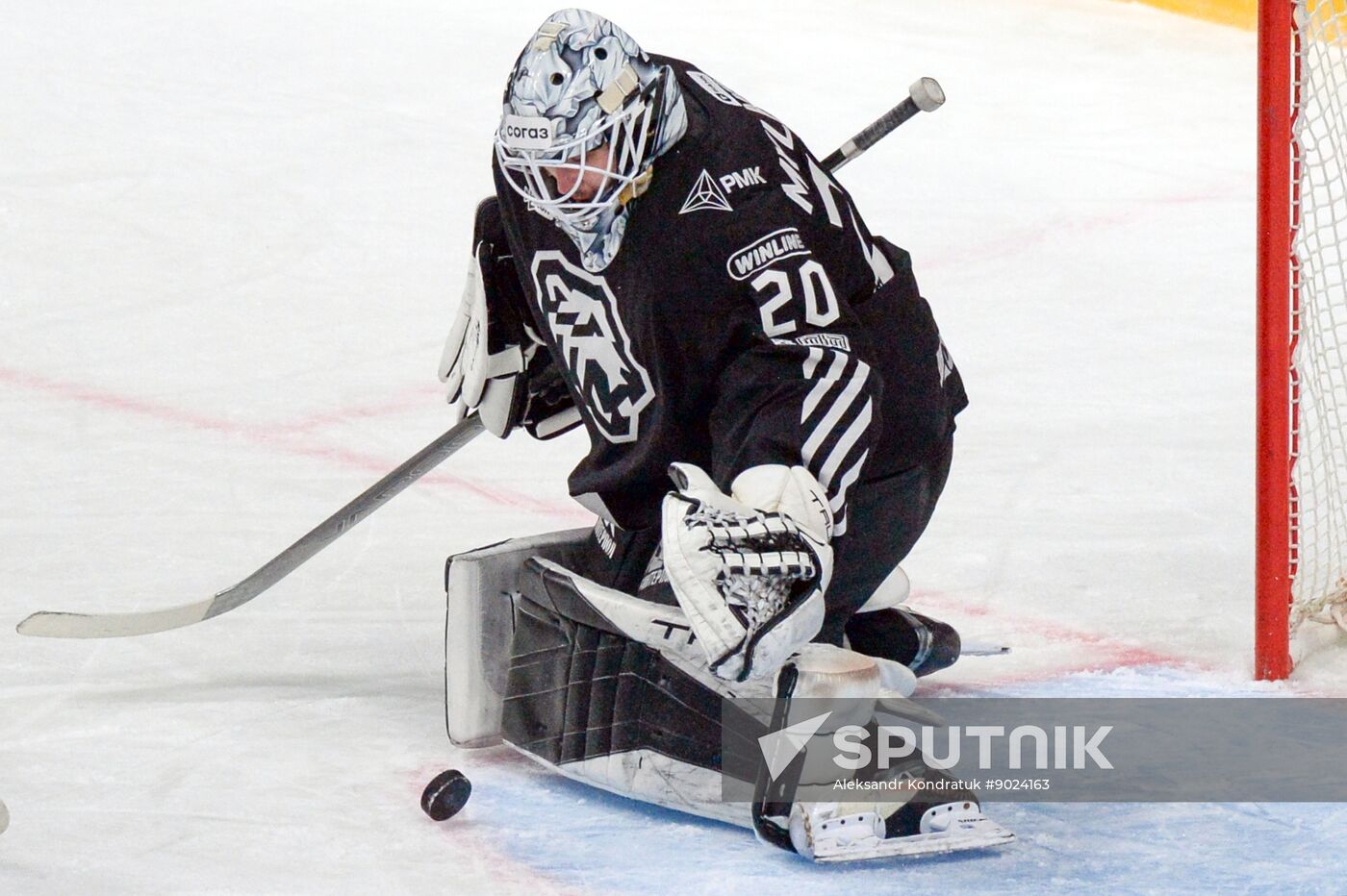 Russia Ice Hockey Kontinental League Traktor - Lokomotiv
