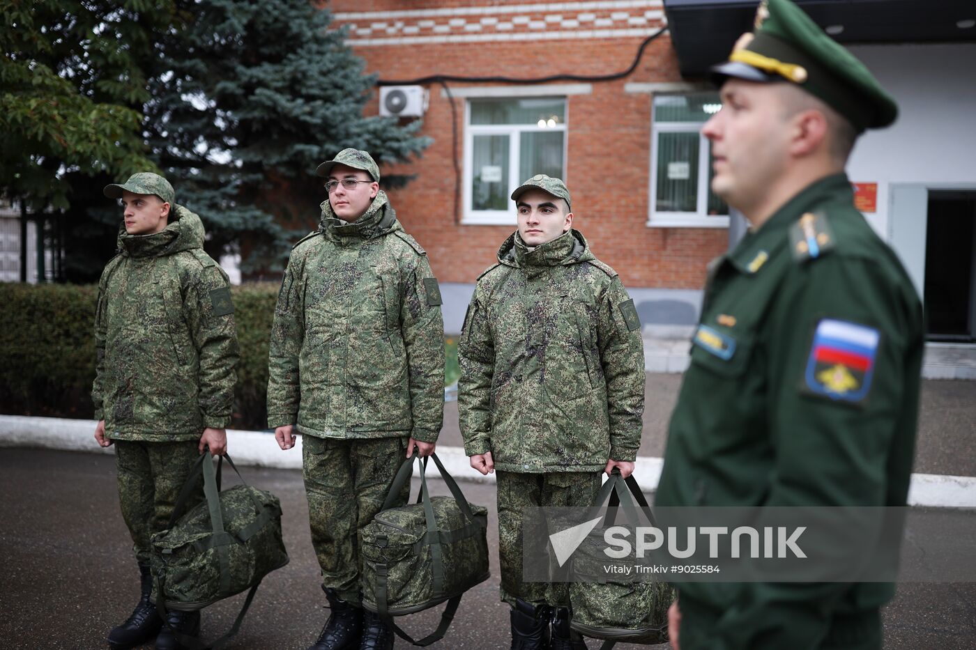 Russia Defence Conscripts