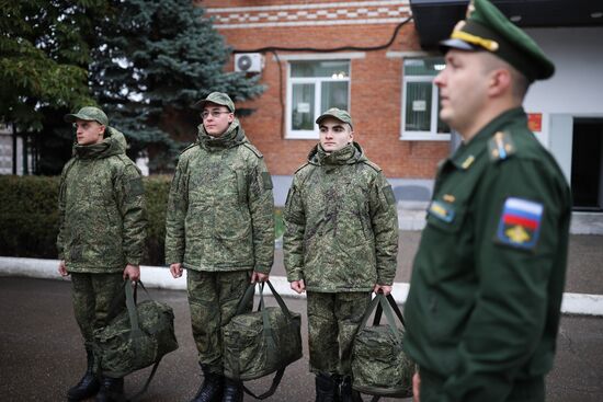 Russia Defence Conscripts