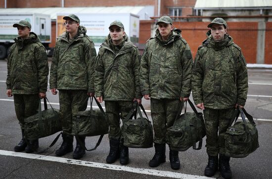 Russia Defence Conscripts