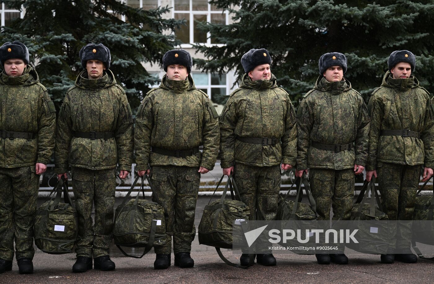 Russia Defence Conscripts