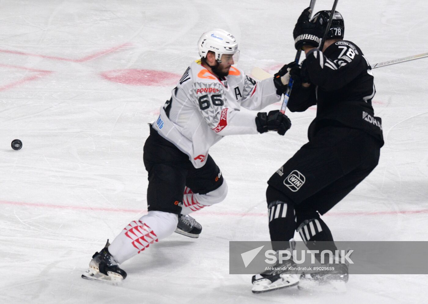Russia Ice Hockey Kontinental League Traktor - Avangard