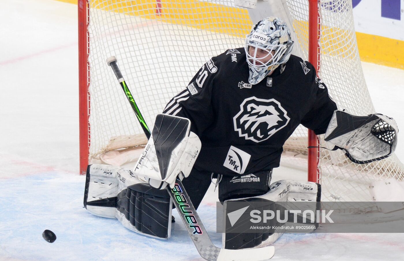 Russia Ice Hockey Kontinental League Traktor - Avangard