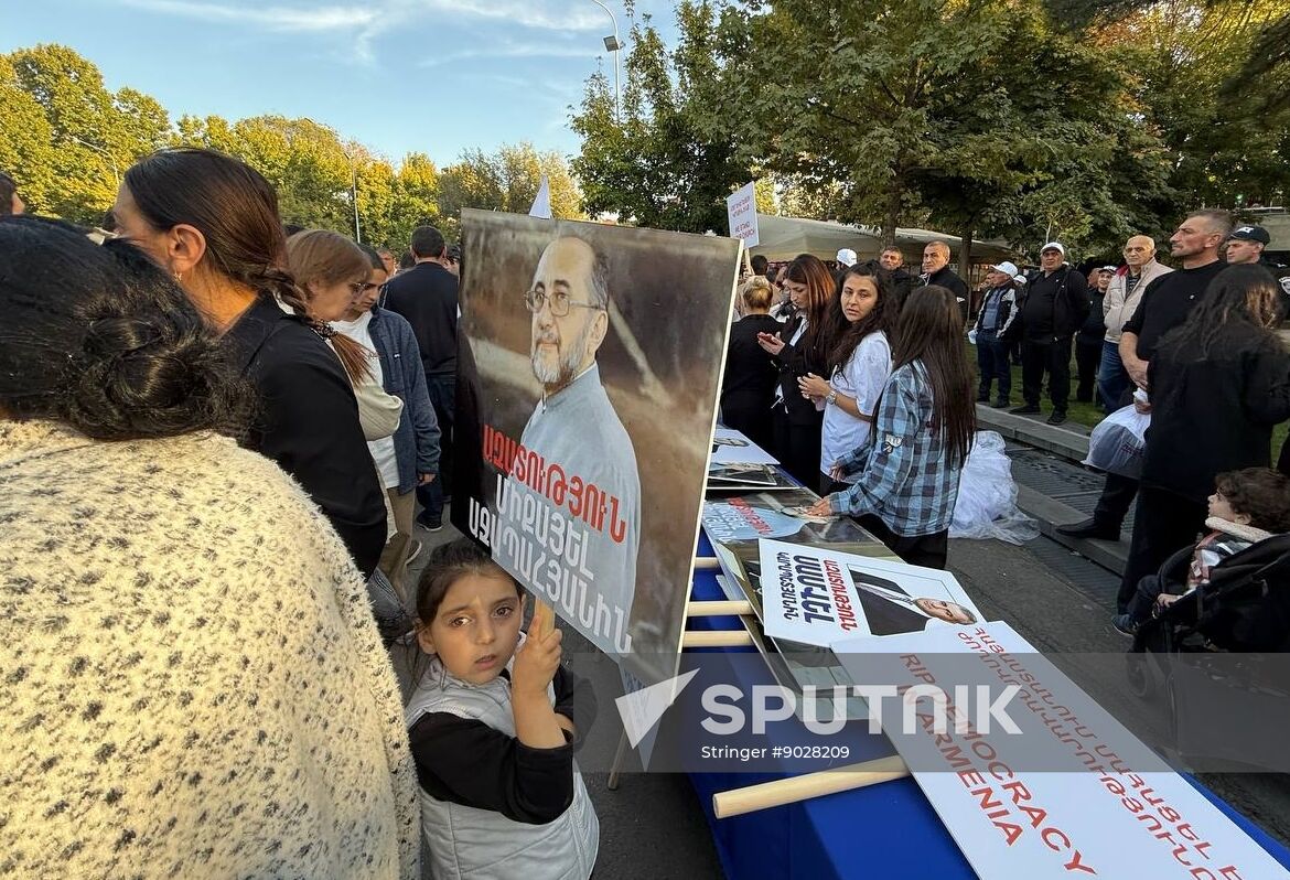Armenia Tashir Group Head Lawsuit Rally