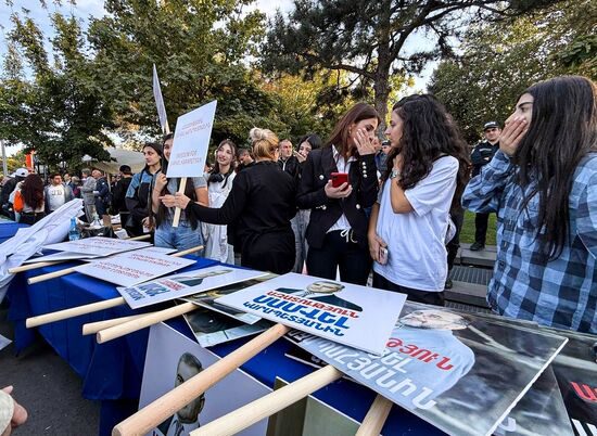 Armenia Tashir Group Head Lawsuit Rally