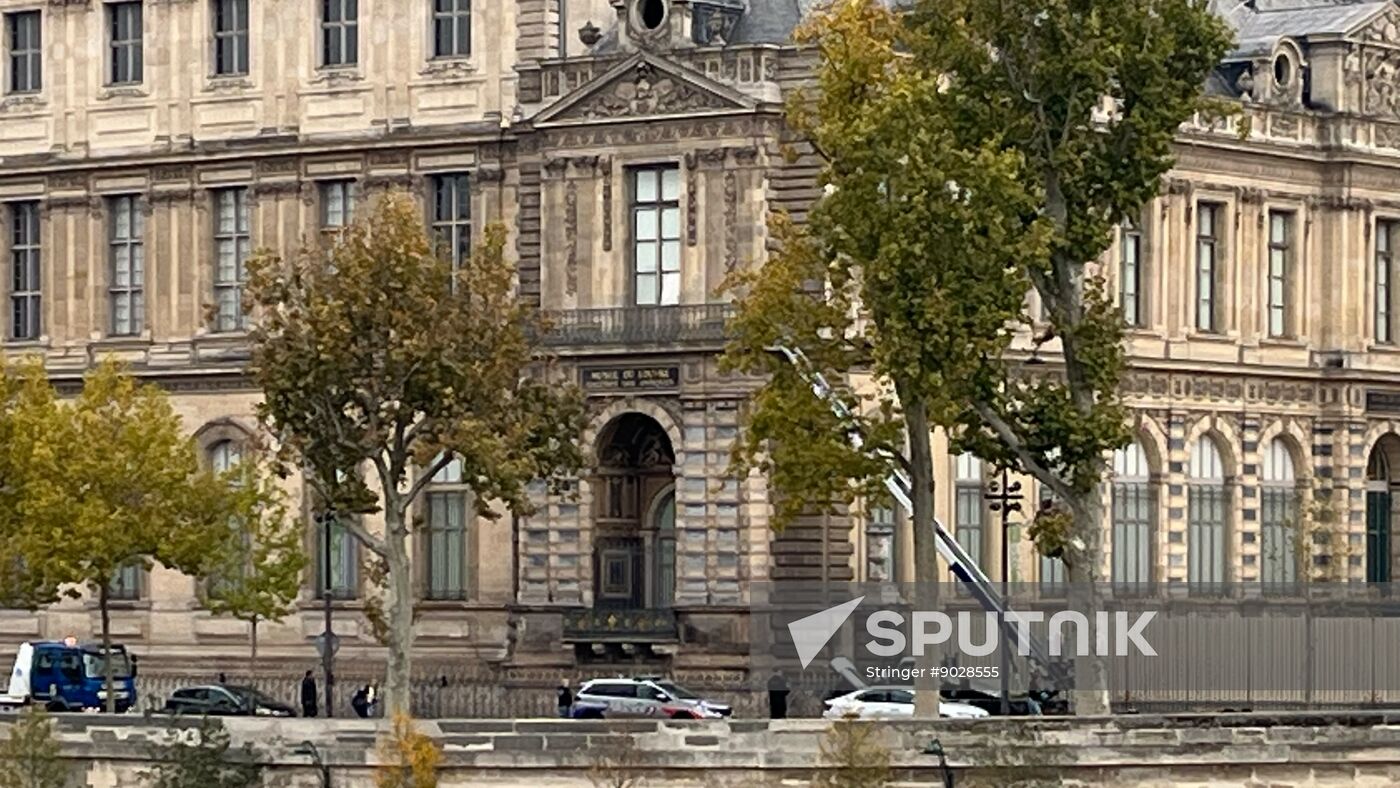 France Louvre Museum Robbery