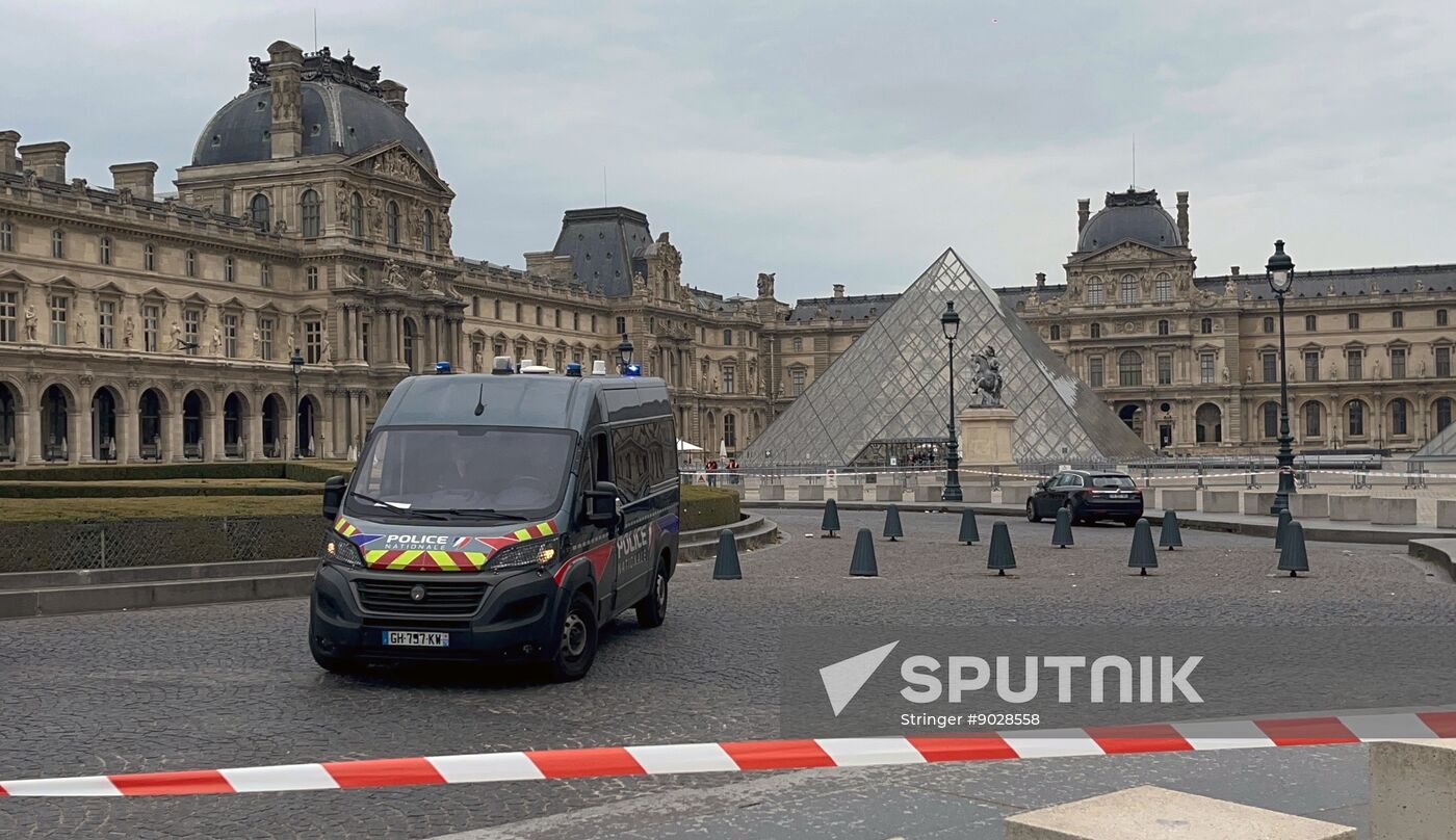 France Louvre Museum Robbery