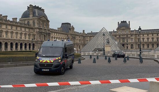 France Louvre Museum Robbery